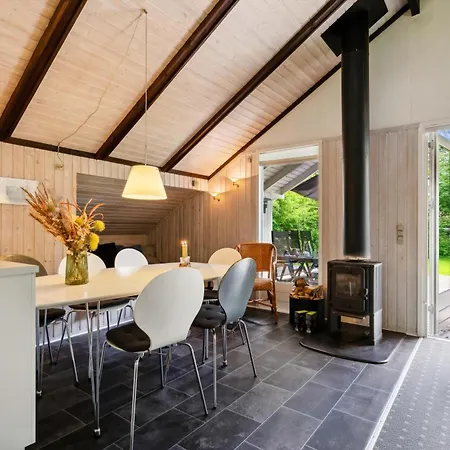 Charming, Well-maintained On A Secluded Nature Plot At The End Of A Quiet Lane Ebeltoft