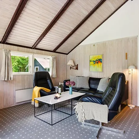 Tatil Evi Charming, Well-maintained On A Secluded Nature Plot At The End Of A Quiet Lane