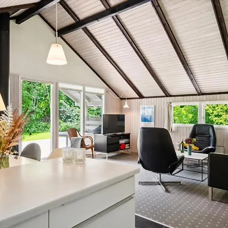 Charming, Well-maintained On A Secluded Nature Plot At The End Of A Quiet Lane Ebeltoft