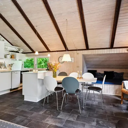 Tatil Evi Charming, Well-maintained On A Secluded Nature Plot At The End Of A Quiet Lane