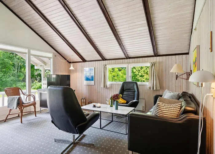Charming, Well-maintained On A Secluded Nature Plot At The End Of A Quiet Lane *